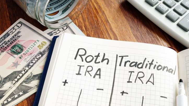 Traditional and Roth IRAs are two viable retirement plans for independent contractors. 